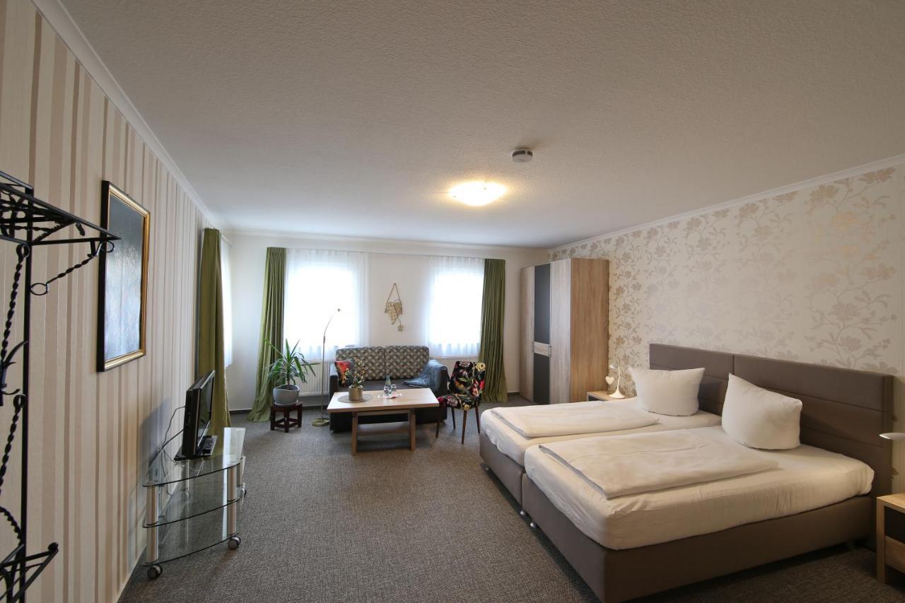 Hotel Wehlener Hof ชตัดท์เวเลิน ภายนอก รูปภาพ