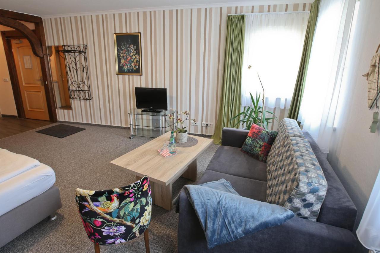 Hotel Wehlener Hof ชตัดท์เวเลิน ภายนอก รูปภาพ