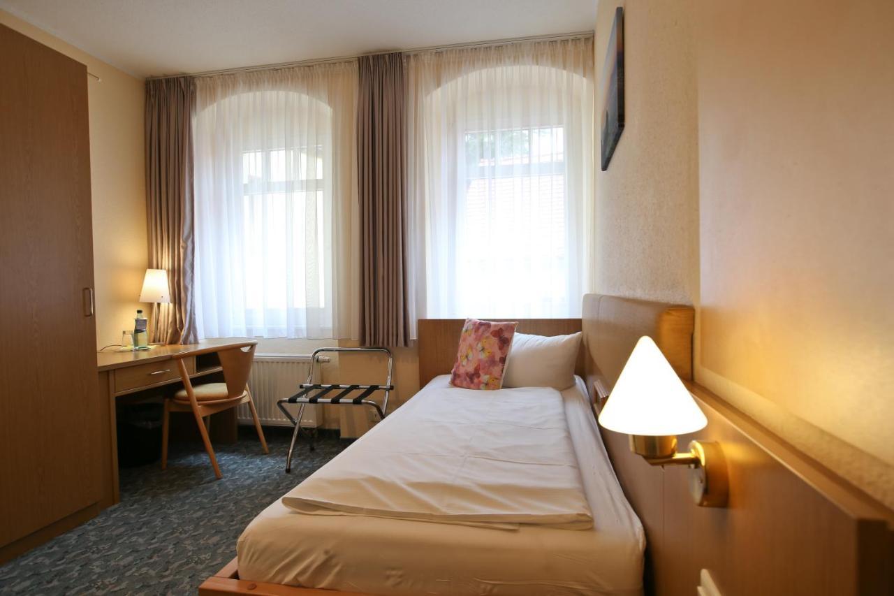 Hotel Wehlener Hof ชตัดท์เวเลิน ภายนอก รูปภาพ