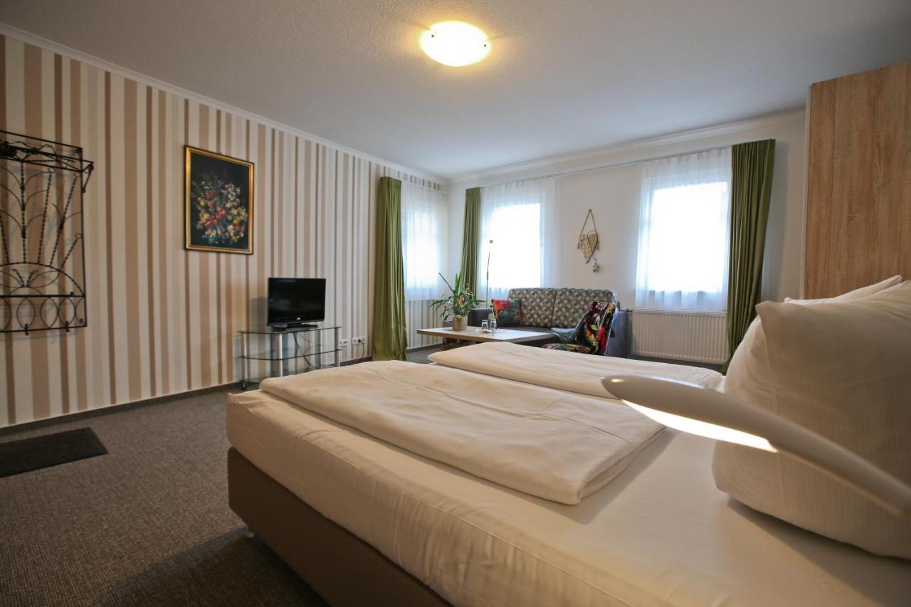 Hotel Wehlener Hof ชตัดท์เวเลิน ภายนอก รูปภาพ