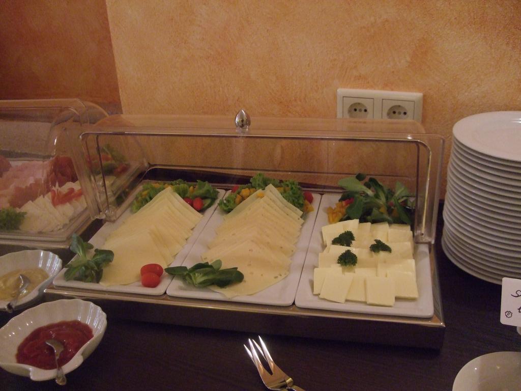 Hotel Wehlener Hof ชตัดท์เวเลิน ภายนอก รูปภาพ