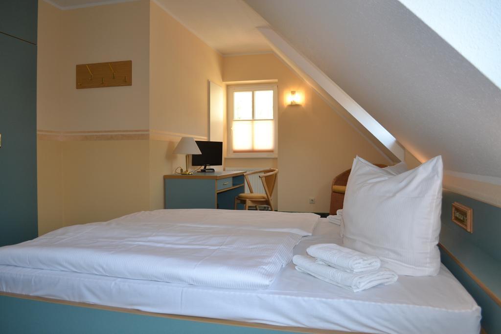 Hotel Wehlener Hof ชตัดท์เวเลิน ภายนอก รูปภาพ