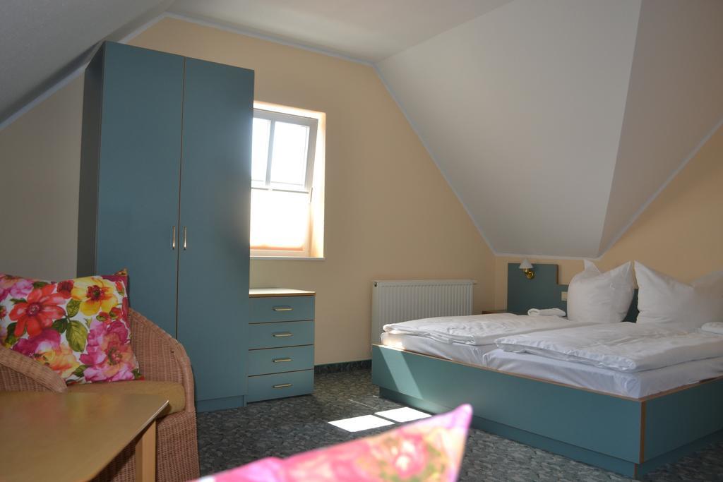 Hotel Wehlener Hof ชตัดท์เวเลิน ภายนอก รูปภาพ