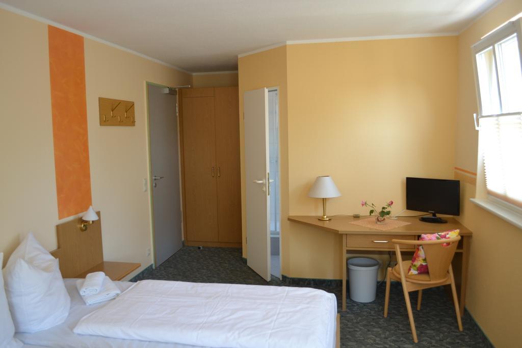 Hotel Wehlener Hof ชตัดท์เวเลิน ภายนอก รูปภาพ