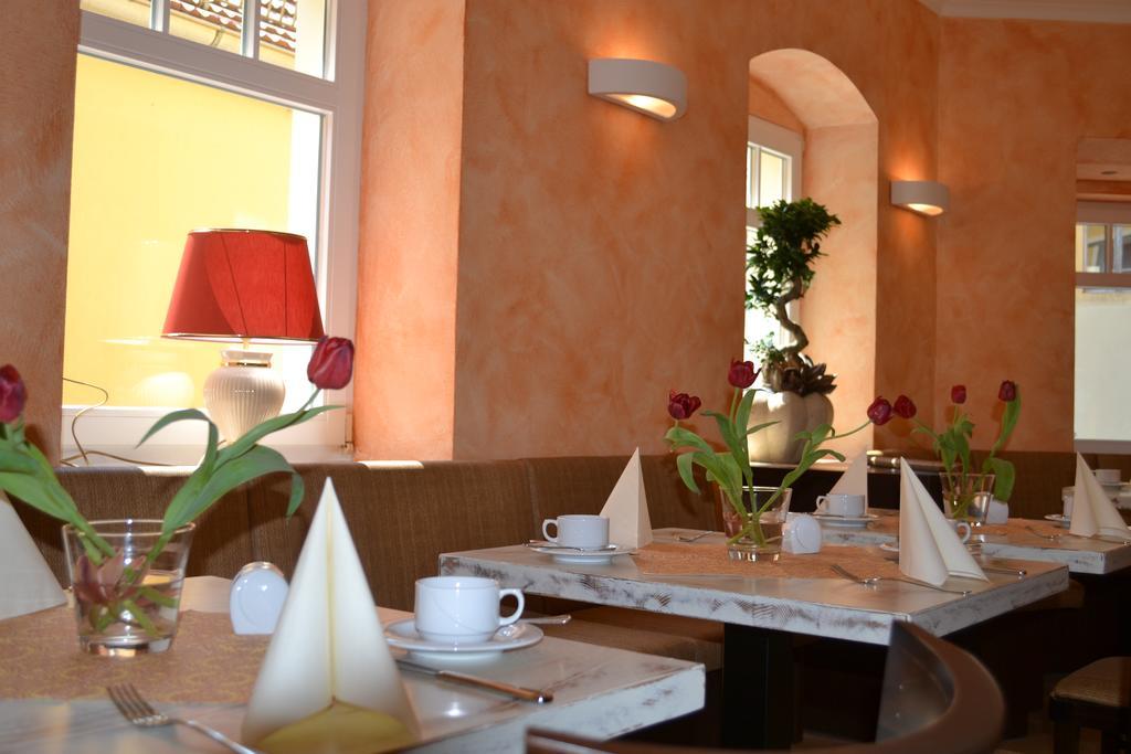 Hotel Wehlener Hof ชตัดท์เวเลิน ภายนอก รูปภาพ