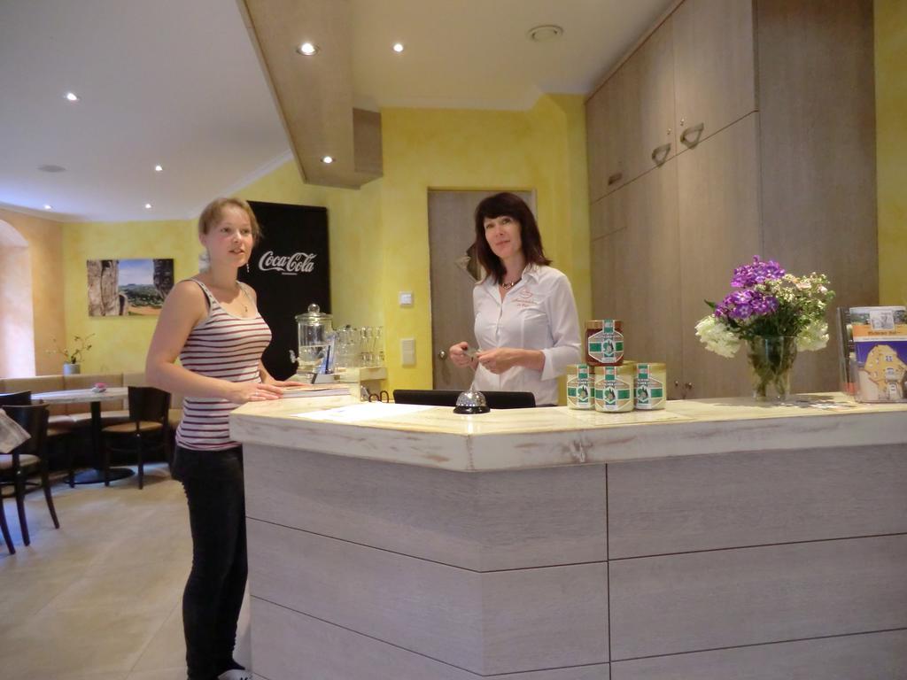 Hotel Wehlener Hof ชตัดท์เวเลิน ภายนอก รูปภาพ