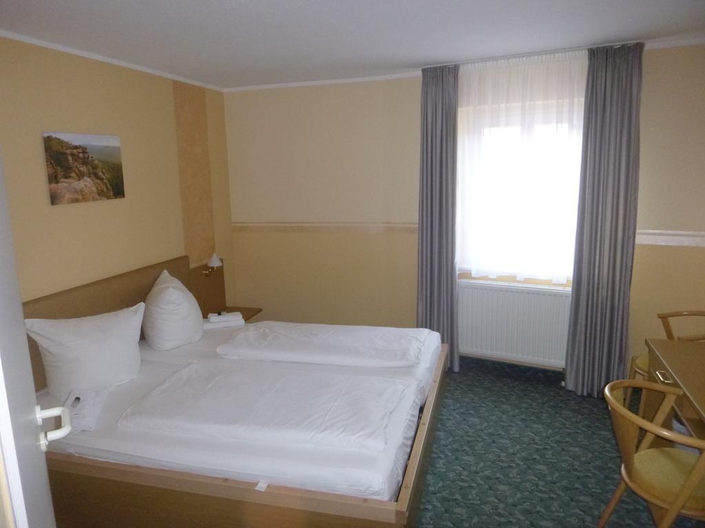 Hotel Wehlener Hof ชตัดท์เวเลิน ภายนอก รูปภาพ