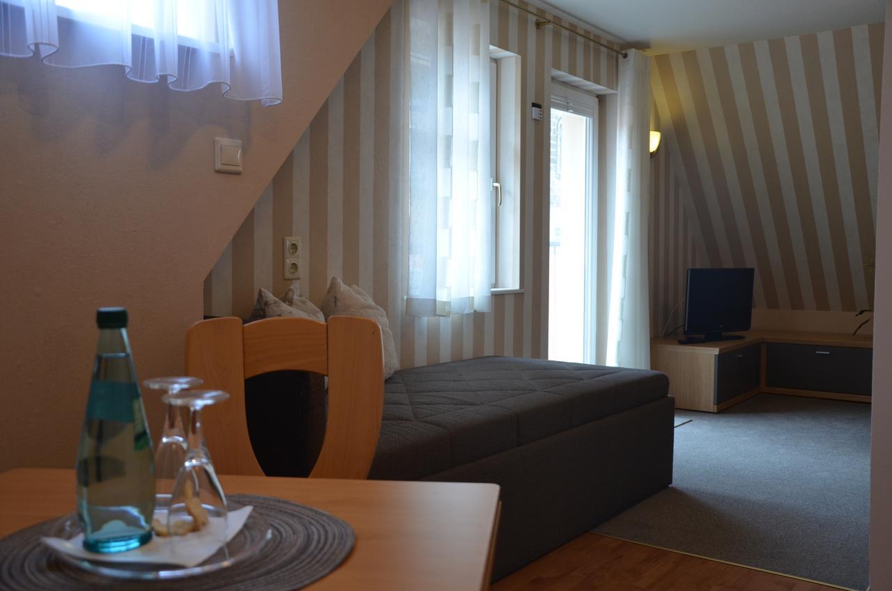 Hotel Wehlener Hof ชตัดท์เวเลิน ภายนอก รูปภาพ