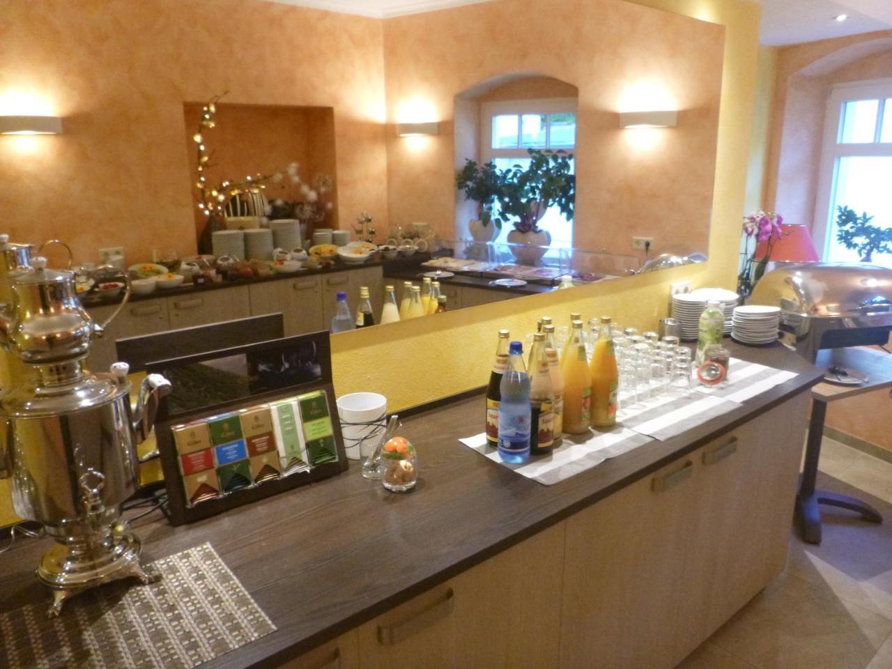 Hotel Wehlener Hof ชตัดท์เวเลิน ภายนอก รูปภาพ