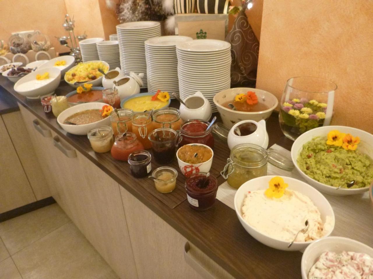 Hotel Wehlener Hof ชตัดท์เวเลิน ภายนอก รูปภาพ