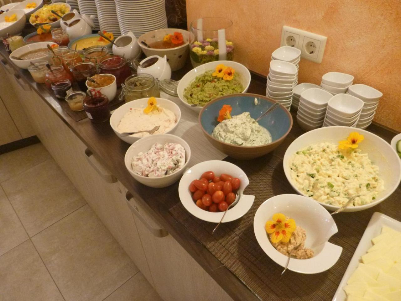 Hotel Wehlener Hof ชตัดท์เวเลิน ภายนอก รูปภาพ